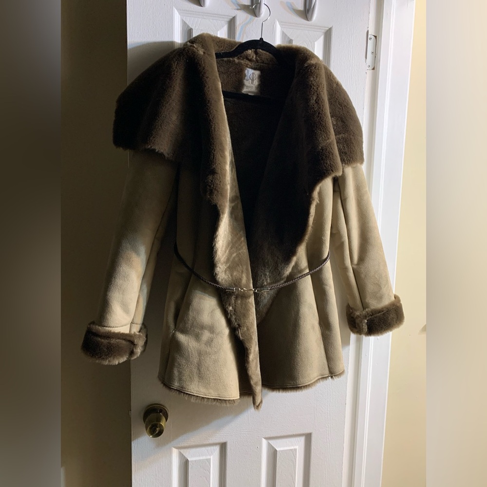 Faux fur Jennifer Lopez coat